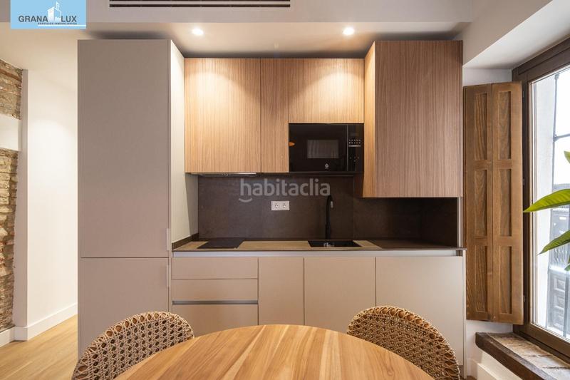 Foto 8dd1dd35-f6d6-4032-90dd-0d0eb5b0669e. Piso horno de vidrio, espino 1 a en Barrio de Albaicín Granada
