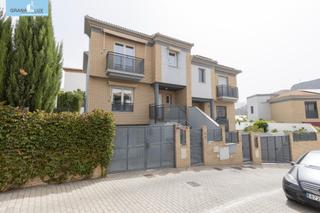 Maison jumelée  Calle mengibar (lan). Vivienda unifamiliar con patio, jardín y todas las comodidades