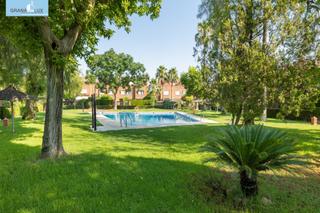 Maison jumelée  Avenida andalucia. Chalet adosado en zona la caleta