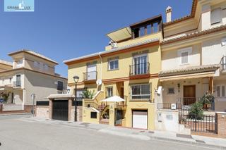 Reihenhaus  Calle rio dilar 37. Espectacular adosada en ogijares