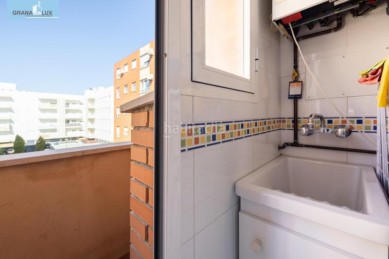 Foto f1772162-8070-4af8-92ac-ad7b8ae6696d. Pis amb calefacció aparcament piscina a parque nueva Granada Granada