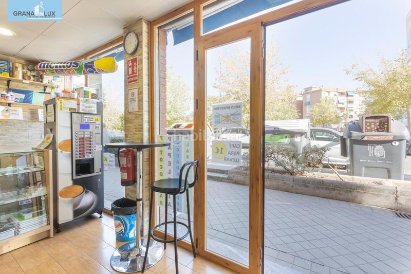 Foto f3205985-1459-4ec3-9f3e-2b029c25b075. Local commercial dans Cervantes Granada