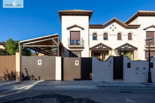 Maison jumelée  Calle menorca. Casa pareada en ogijares tu nuevo hogar espera por ti descubre e