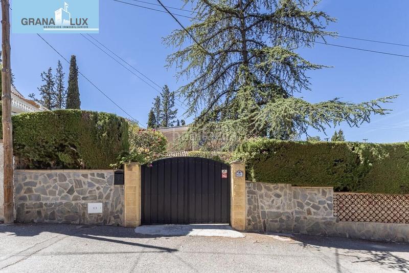 Foto f787b410-90eb-4f76-9a8a-eb1505897775. Chalet con parcheggio piscina in La Zubia Ciudad Zubia (La)