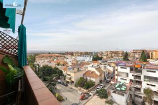 Ático  Calle ramon y cajal. Tu ático soñado en granada te espera!