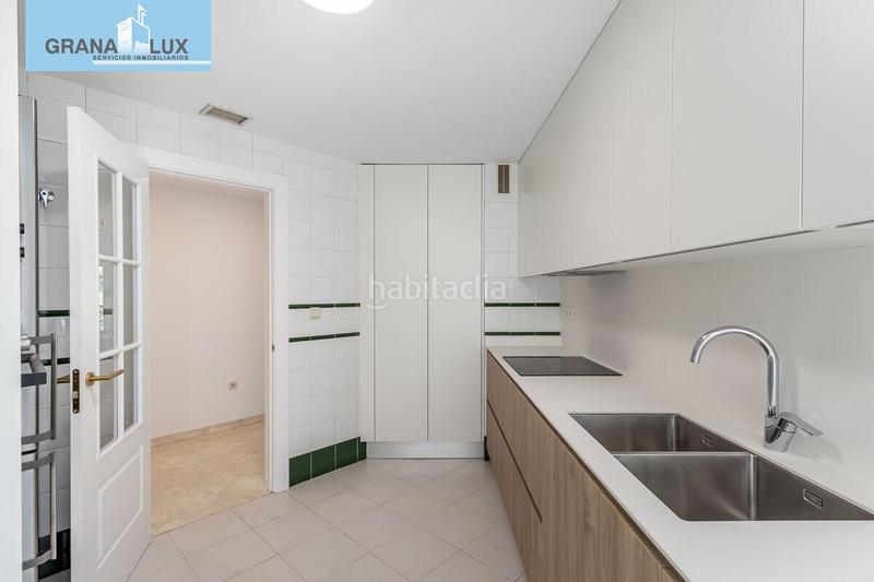 Foto 12c3b02c-989e-4159-8207-c311743212a2. Pis amb calefacció aparcament a Rosaleda - Juventud Granada