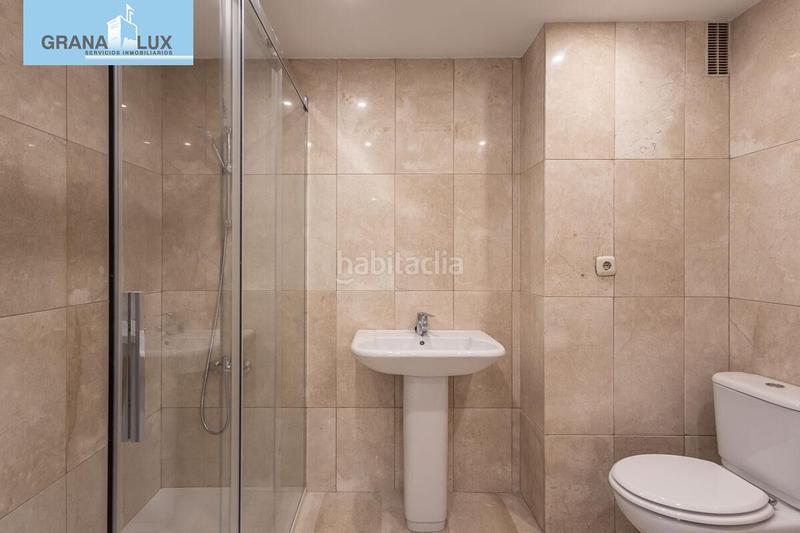 Foto 2d4489fd-198f-4373-8fc6-f9e7e7d90c78. Pis amb calefacció aparcament a Rosaleda - Juventud Granada