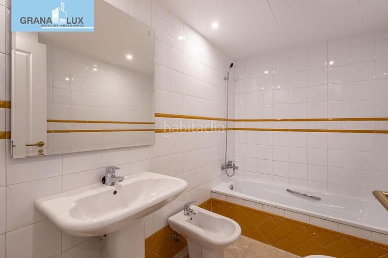 Foto 353732f2-5052-4399-bb0c-a2293cabdbbb. Pis amb calefacció aparcament a Rosaleda - Juventud Granada