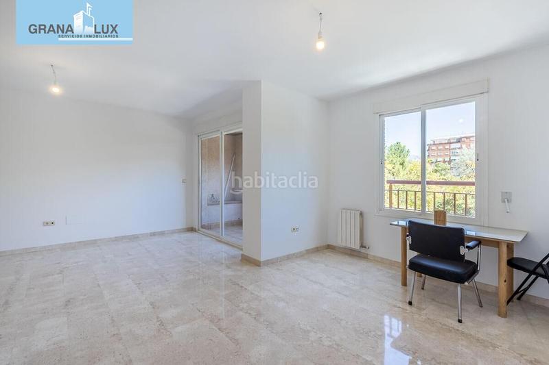 Foto 5bc802c2-56c0-4fb3-8d6b-81a186ddf877. Pis amb calefacció aparcament a Rosaleda - Juventud Granada