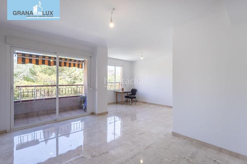 Foto 6d8a55cb-48fd-44b4-89d4-bb0769d4bb2c. Pis amb calefacció aparcament a Rosaleda - Juventud Granada