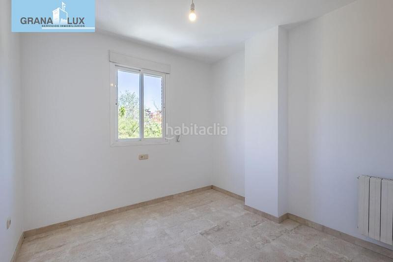 Foto d99ce031-0cd4-43c7-b13a-703019106c38. Pis amb calefacció aparcament a Rosaleda - Juventud Granada