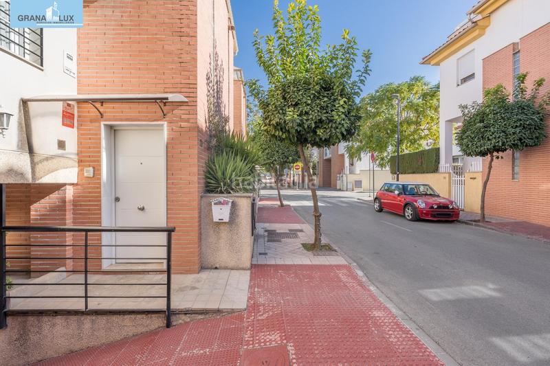 Foto 1370f73f-bbf9-42f3-8500-0437d49ff871. Reihenhaus mit heizung parking in San Miguel Armilla