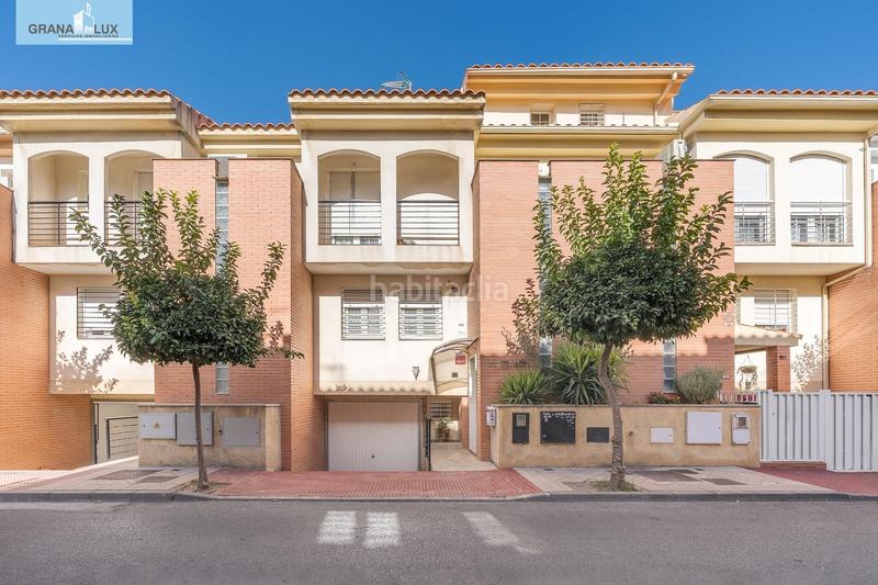 Foto 3c21d158-892b-418e-b790-f00ce83f660d. Reihenhaus mit heizung parking in San Miguel Armilla