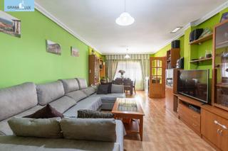 Casa aparellada  Calle de goya 6. Bonita casa aciendo esquina en calle goya armilla