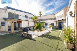 Fabrikhalle  Plaza industrial  los álamos. Se vende   recinto con varias dependencias   en avenida los alam