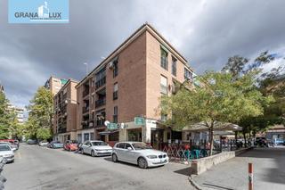 Piso  Calle bernarda alba. Piso de 3 dormitorios en el zaidin