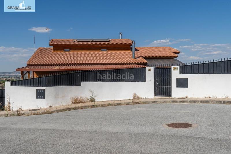 Foto 4caf00bf-3ae0-4051-841f-19c175300cd1. Chalet in calle nogal 5 in Cúllar Vega