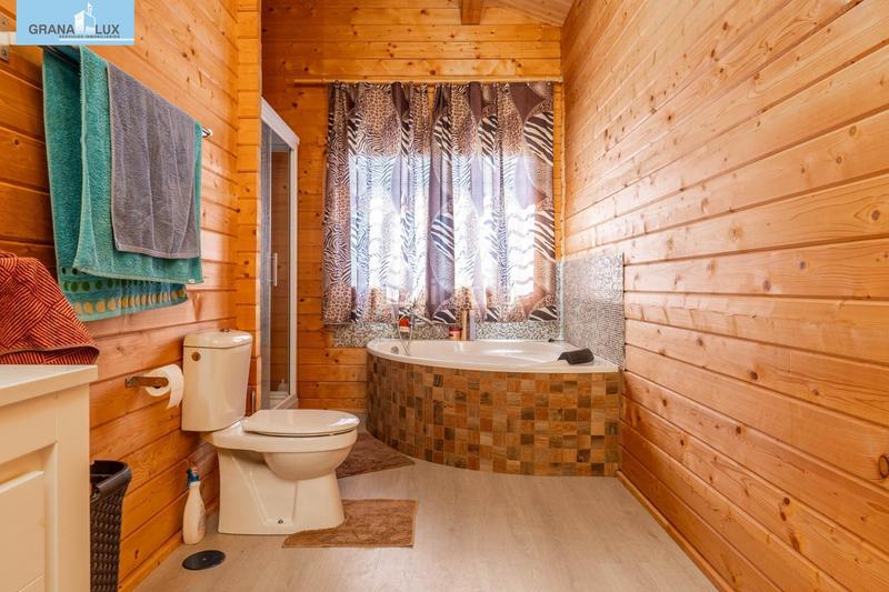 Foto e84bbc6c-7fa0-4ee4-9c34-fd1b1e2cd792. Chalet in calle nogal 5 in Cúllar Vega