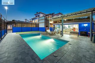 Chalet  Paseo paseo de la cueva, 7. Espectacular chalet en el campo de golf de las gabias