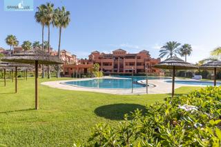 Etagenwohnung  Calle rector juan de dios lópez 5. Pisazo en urbanización albatros de playa granada con terraza de