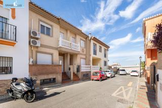 Casa adossada  Calle del guadalete. Venta de magnífica casa adosada en las gabias gabia chica