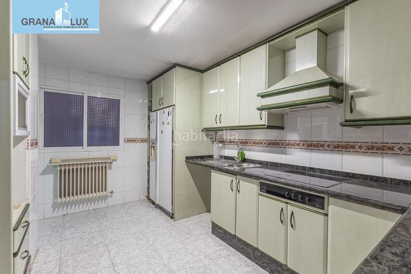 Foto 20e4eff4-cf6e-4ea5-8c17-d0d59816b38d. Pis a mirlo 9 a Pajaritos Granada