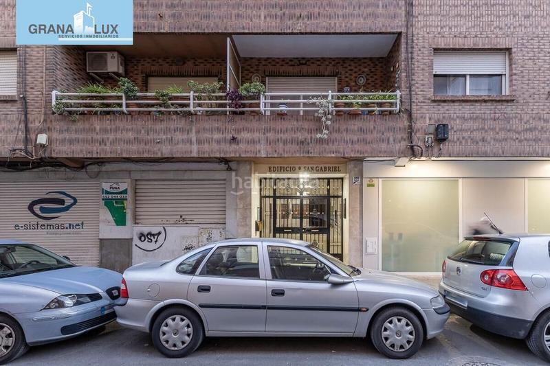 Foto 48cd9c3c-4142-42ea-8800-74ceb3742b38. Pis a mirlo 9 a Pajaritos Granada