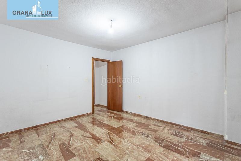 Foto e218d097-0c99-43a1-8d96-d7097b96895d. Pis a mirlo 9 a Pajaritos Granada