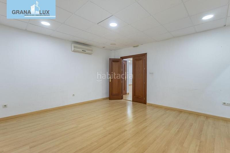 Foto 78daf040-3dbf-4265-9d69-0eb474abc3ed. Local commercial dans Barrio de Zaidín Granada