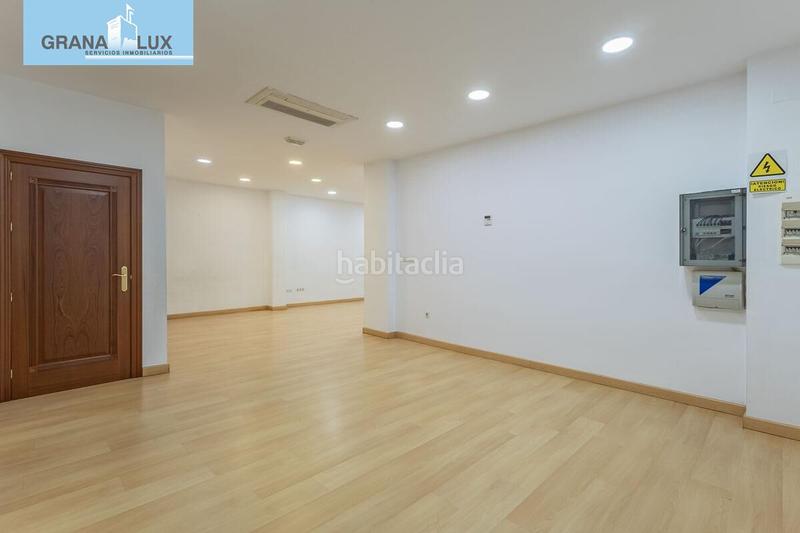 Foto be393bf2-7db3-42cd-87ad-131a4336f959. Local commercial dans Barrio de Zaidín Granada