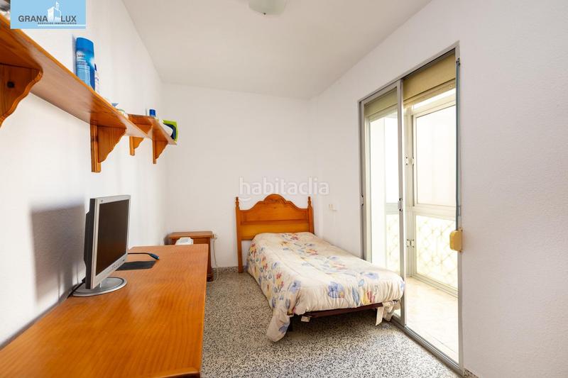 Foto 00744356-133c-46af-aac0-7a5a99dc0e75. Pis a calle santa adela 48 a Barrio de Zaidín Granada