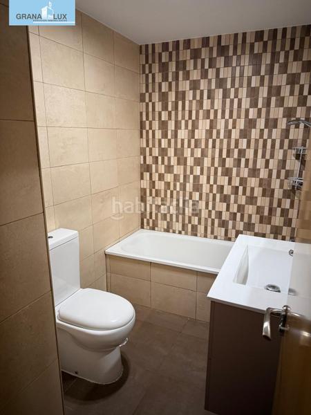 Foto 90c7e2cf-8c49-4089-8c3b-95bc548c75c0. Location appartement avec chauffage dans Cervantes Granada