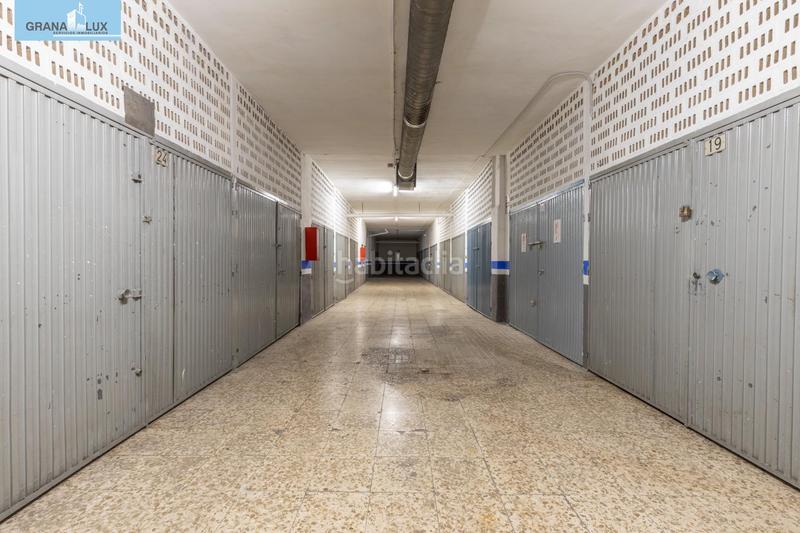 Foto f8c67399-2644-4f22-a135-dafbadda6702. Aparcament cotxe a Barrio de Zaidín Granada