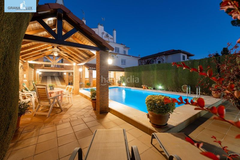 Foto 5100898d-d5d8-422a-ad03-9054d552c4ba. Casa adossada amb aparcament piscina a Peligros