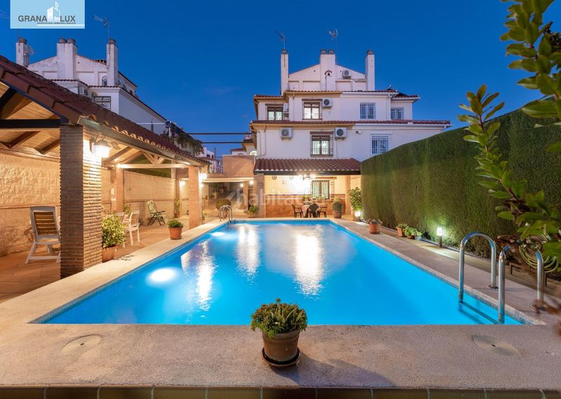 Foto d5e5cee3-86bc-4c83-a2f8-a662c0e251b7. Casa adossada amb aparcament piscina a Peligros