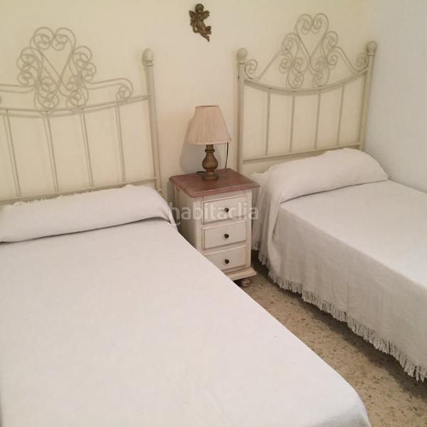 Foto 4e8f8fc5-4559-45ec-b75d-ad077a455f4b. Rent semi detached house with fireplace in La Barrosa Chiclana de la Frontera