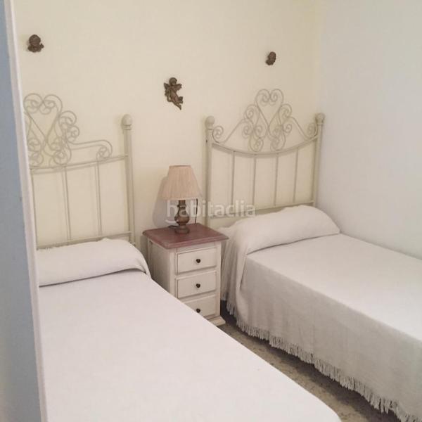 Foto ca332110-4760-436f-b7d0-d5744f4db9da. Rent semi detached house with fireplace in La Barrosa Chiclana de la Frontera