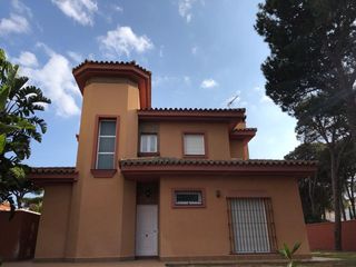 Chalet  Carretera de la barrosa. Magnífica villa al lado de la playa de la barrosa