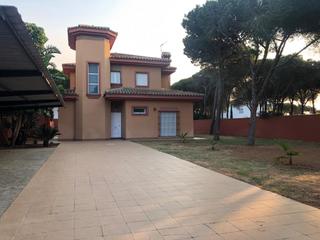 Chalet  Carretera de la barrosa. Magnífica villa al lado de la playa de la barrosa
