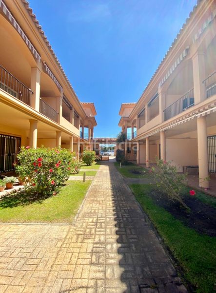 Foto c278c9ed-062f-4a44-9294-3e3948f8574c. Rent apartment in Novo Sancti Petri Chiclana de la Frontera