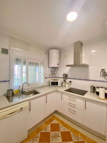 Foto f2087b6e-9673-4534-bec1-2e9d02167c97. Rent apartment in Novo Sancti Petri Chiclana de la Frontera