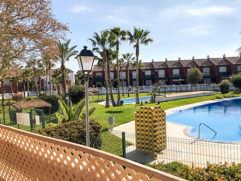 Foto 2c67b14f-16d4-42a2-af8b-efc0c487af50. Rent apartment with parking in Las Lagunas - Campano Chiclana de la Frontera