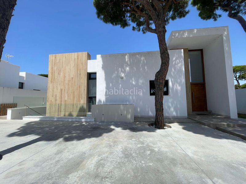 Foto d67e9658-2ffc-42a2-8dfa-9c55de7a7190. Xalet amb calefacció aparcament piscina a Los Gallos Chiclana de la Frontera