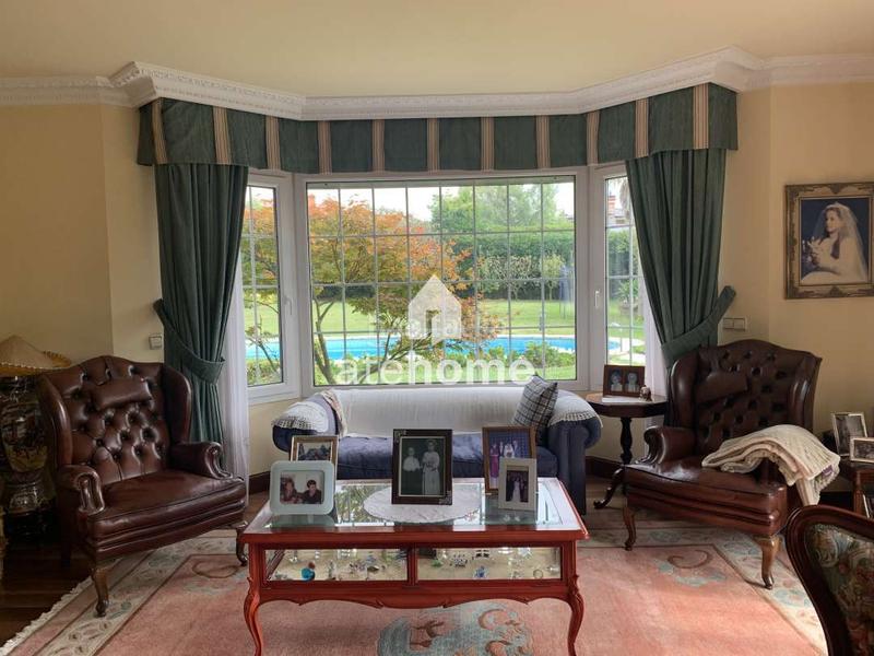 Foto 8480b35e-9085-479c-b579-1aab8ef00269. Maison avec chauffage parking piscine dans santa maría de Getxo Getxo