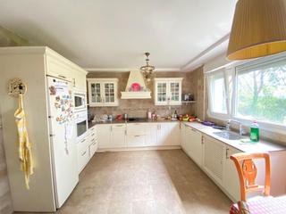 Xalet  Camino kukulumendi bidea. Chalet unifamiliar ubicado en bosque autóctono , a tres min de n