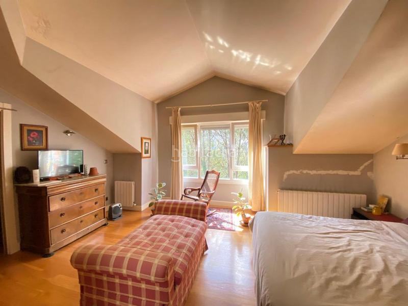 Foto 87a44574-e535-4c1e-87d6-f32a27d469bb. Chalet  unifamiliar ubicado en bosque autóctono , a tres min de núcleo urbano . en Loiu