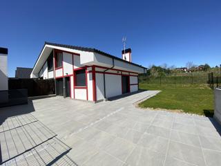 Casa aparellada a Sopelana