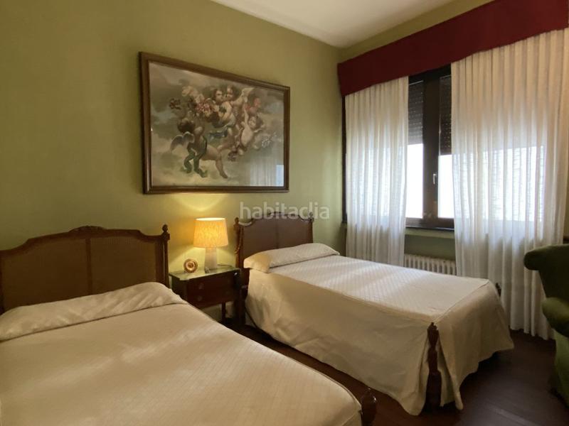 Foto c9d11288-ff32-495d-8401-a2feabc2f9f0. Piso excepcional vivienda en primera línea del paseo de campo volantín en Bilbao