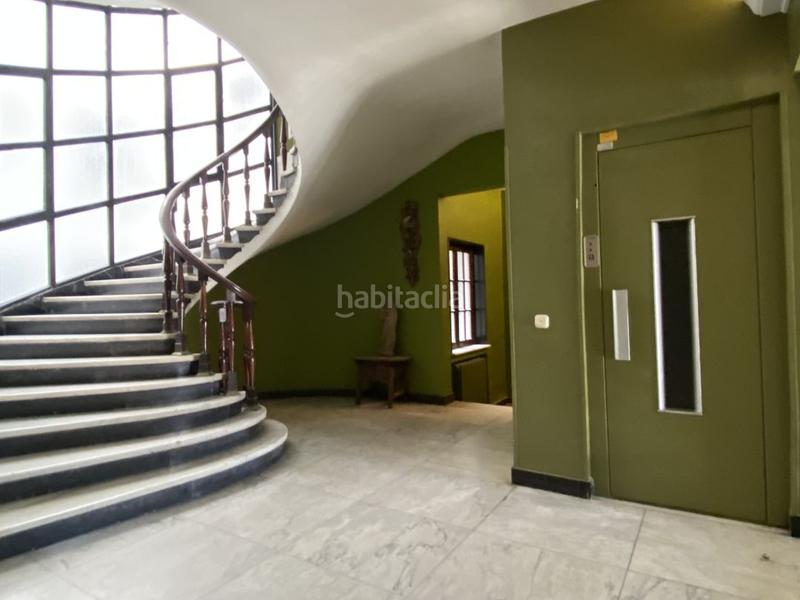 Foto e0568cbc-7a4e-4cf0-8ff4-ae6b069413ff. Piso excepcional vivienda en primera línea del paseo de campo volantín en Bilbao