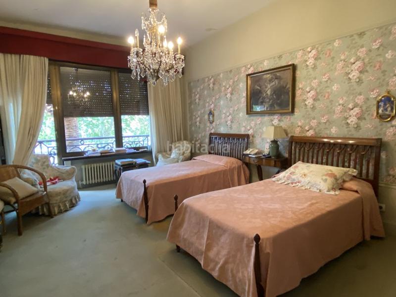 Foto e785b406-6641-4c2f-ad56-1e5937a67794. Piso excepcional vivienda en primera línea del paseo de campo volantín en Bilbao